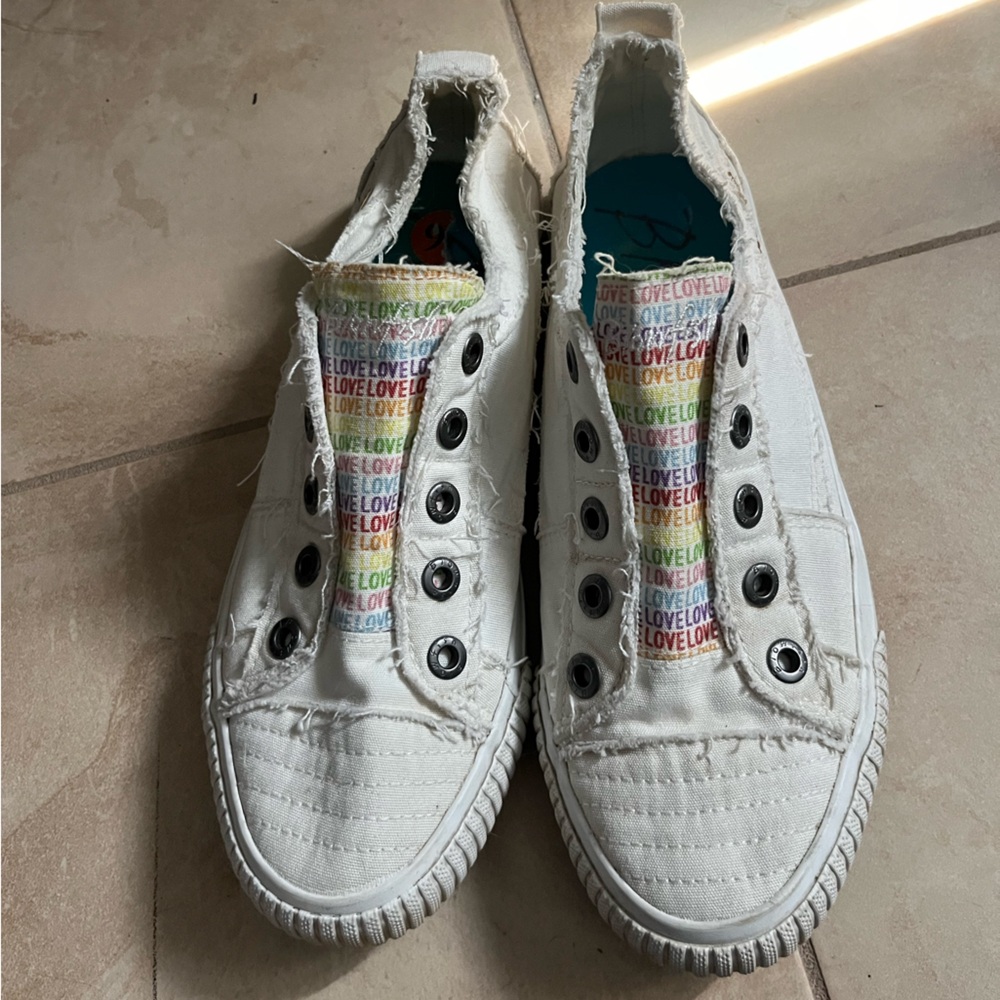 Womens Pride Shoes